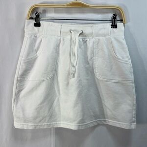 Silver Wear white sweatshirt pull on skirt